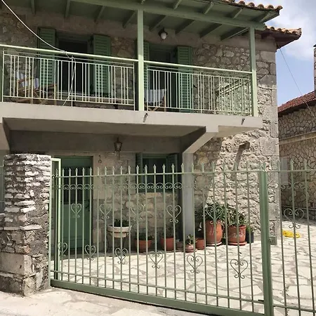 Traditional Stonehouse In Kavalos Case de vacanță